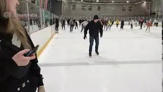 ДОСЯ на катке / TWITCH MOMENT