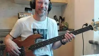 LEITNERJOE - VERLIEBTE K&Uuml;HE, DIE VOM FLIEGEN TR&Auml;UMEN (Fretless Bass 