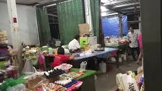 บรรยากาศร้านค้าป้าเตี้ยครับ
