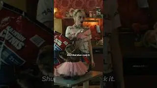 Nothing gets a guy's attention like violence #harleyquinn #margotrobbie #joker #movie #shorts