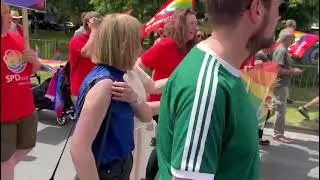 CSD Nordwest 2022 - Ulf Prange mit der SPDqueer beim CSD Nordwest