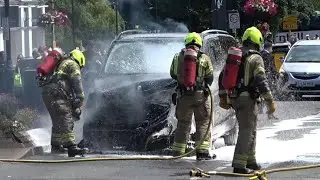 Royal Berkshire Fire & Rescue Service + Thames Valley Police responding to a Mini Van fire in Ascot!