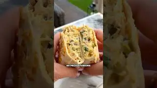 Tortilla z kurczakiem szarpanym widelcem!😁 Z sosem śmietanowym, na ostro 🔥 #tortilla #furajedzenia