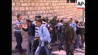 Scuffles erupt between Jewish settlers and Palestinians