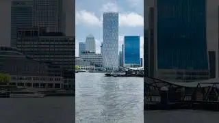 Canary Wharf, London🏙️ #canarywharf #london #skyscraper #thamesriver #april #travel #boat #hsbc