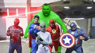 Супергерои против пришельцев