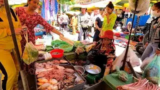 Cambodian People Lifestyle & Food Market Show in Morning at Local Market in Phnom Penh City