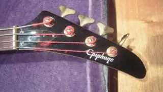 Epiphone Explorer bass