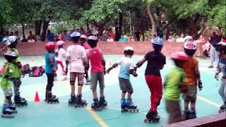 ধানমন্ডি লেকে ছোট ছোট বাচ্চাদের মজার স্কেটিং ।। Kids skating in Dhanmondi Lake ।। Funny Skating