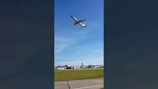 Aerol&iacute;neas Argentinas B737 despegando desde el Aeroparque Jorge Newbery, Buenos Aires, Argentina