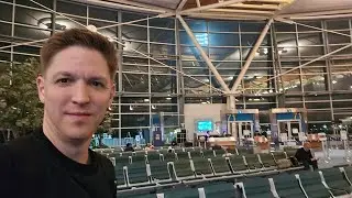 Vancouver (YVR) LIVE: It's Snowing??? Airport stream...