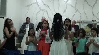 crian&ccedil;as ADEB Q52