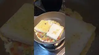 Try this Cheese Omelette for breakfast 🍳 #foodie #viralshort #banoskitchendiary #breakfastrecipe