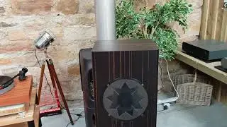 Manger Audio P1 Loudspeakers & Scheu Analog Cello Classic Line Turntable.