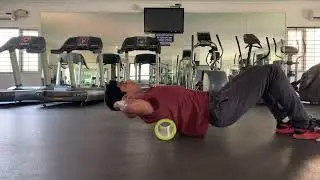 Foam roller - Upper back (Cue: Elbows back)