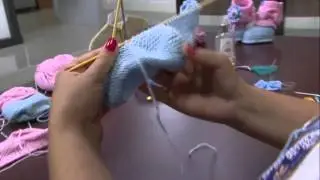 Mulher.com 01/04/2016 - Bota e gorro em tricô para bebê - Jaqueline Santos 1/2
