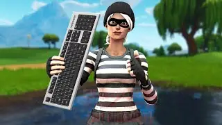 Control player plays mouse and keyboard (I'm bad btw)