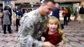 SOLDIER DAD SURPRISES DAUGHTER FOR CHRISTMAS