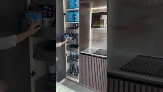 Despensa con cajones interiores