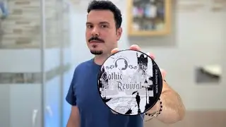 un barbershop diverso...Wickham Soap Gothic Revival // Rasoio Karve Christopher Bradley