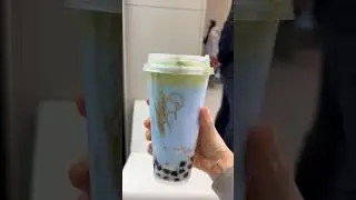 Trying the cloud coconut blue with boba from Heytea #bubbletea #shorts #torontofood #boba
