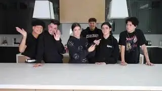 LolWhy was James Charles🦋 givingEverythingTo￼LittleHoodieLikeNo