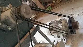 Traditional Flour Mill | Fresh Wheat Grinding Process | Atta Chakki Working