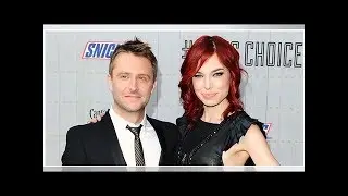 &infin;Chloe Dykstra Speaks Out After Chris Hardwick Denies Her Sexual Assault Claims