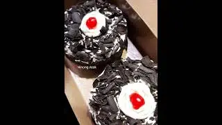Black Donuts si hitam manis mewah #donuts #donat #donutlovers #donutday #donatbomboloni #bomboloni