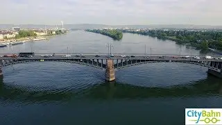 CityBahn und die Theodor-Heuss-Br&uuml;cke