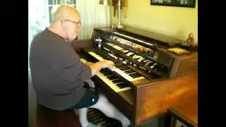 Mike Reed plays 