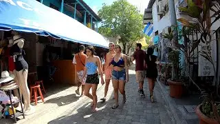 Walking down El Tunco beach, El Salvador