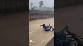 Hurricane Melissa Man taken out to sea in Gully #jamaica #kingston #hurricane