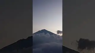 POV Rinjani From Anak Dara Hill #rinjani #gilitrawangan #rinjanimountain #gunungrinjani