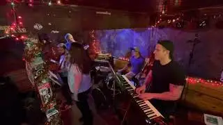 Don&rsquo;t Look Back In Anger - Oasis (Leaps and Bounds Cover - Live at The Marlin)