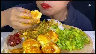 Eating spicy eggs curry / Angkor asmr eating show / spicy eating show