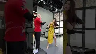 Девушка показывает удары ногами #shorts #martialarts #ушу #taekwondo #kungfu