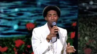 Eliezer in the Finale singing 