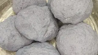 HAVE SOME DELICIOUS LADDOS 🤤🤤#asmrgym #satisfying #asmrsounds #oddlysatisfying #gymchalkasmr 
