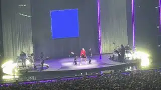 Angèle Tu me regardes live - 10/12/2022 Anvers/Antwerpen