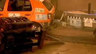Crashversuch HTW Berlin Schutzvorrichtung 2 1 2012 VW Golf 3 Slowmotion