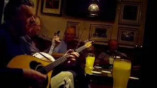01-  Ciar&aacute;n's Bar Traditional Irish Music session on 09/08/2018