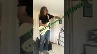Magnus Ros&eacute;n practicing for the next secret guest appearance