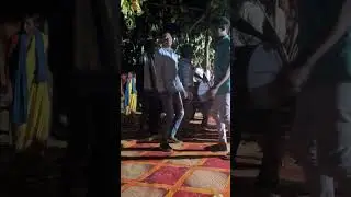 Kisko kisko Ata h yeh dance step.