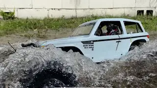 Axial Wraith unboxing, overview and first run. Is it waterproof? We find out!