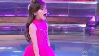 Leticia Comole canta beijo beijinho beijão 28 12 2014 Programa Silvio Santos