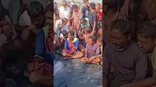 হরিপুর লালগঞ্জ এলাকার একটি সাবাড়ের নৌকা ফার মারতে গিয়ে ডুবে যায়। মোট ২১ জনের মধ্যে ২ জন  নিখোঁজ।😭