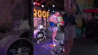 Zach Myers & the Headrush Looper Board = Fun 🤩