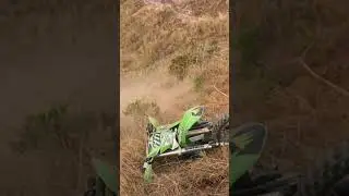 MORRO DO DESAFIO , COM DIREITO A TOBOG&Atilde; 😂#viralvideo #shorts #crf300 #motocross #kawasaki #enduro