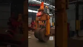 lifting tongs from flagcrane